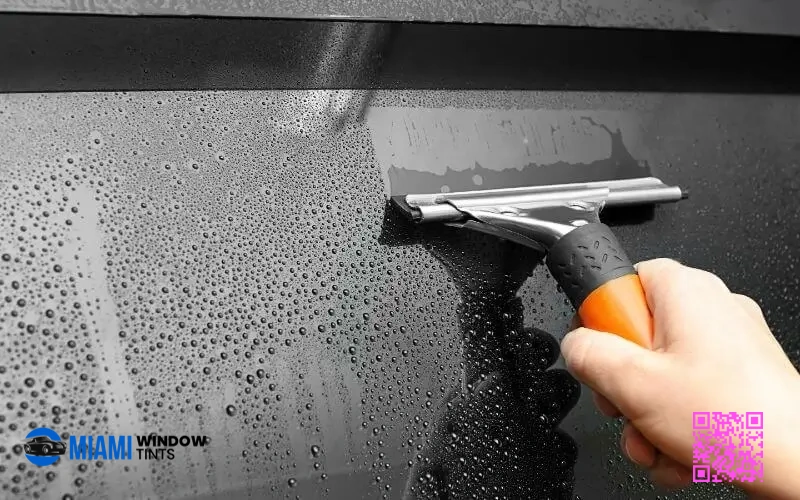 window_tinting_squeegee_application